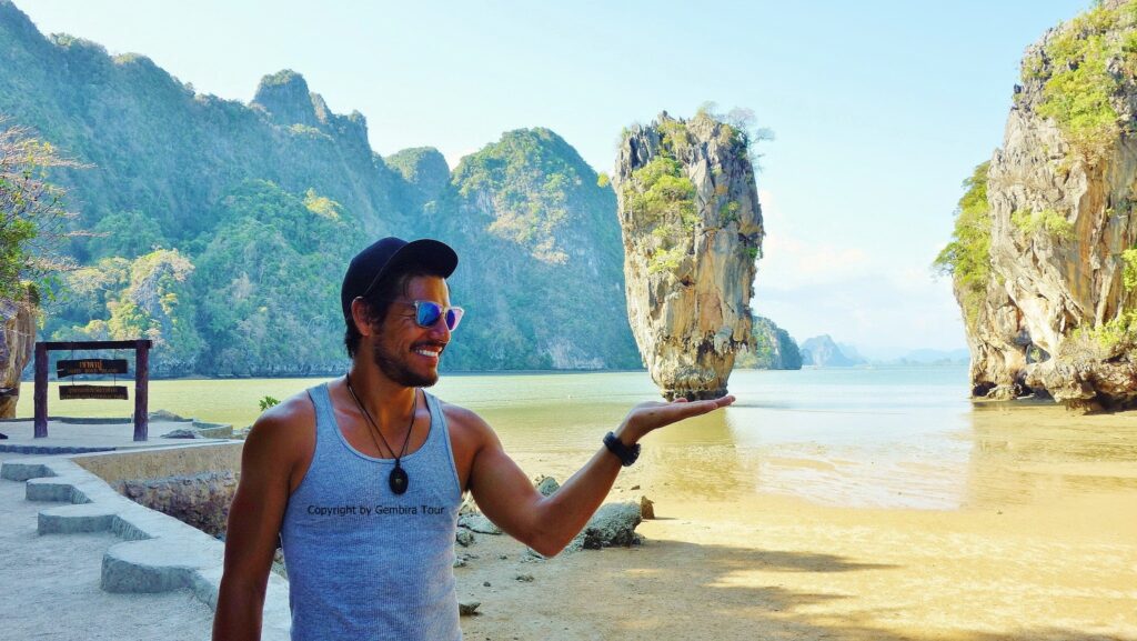 James Bond island tour