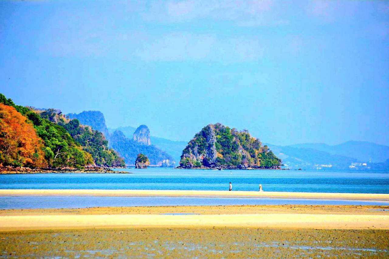 LINE_ALBUM_koh yao yai_260203_45